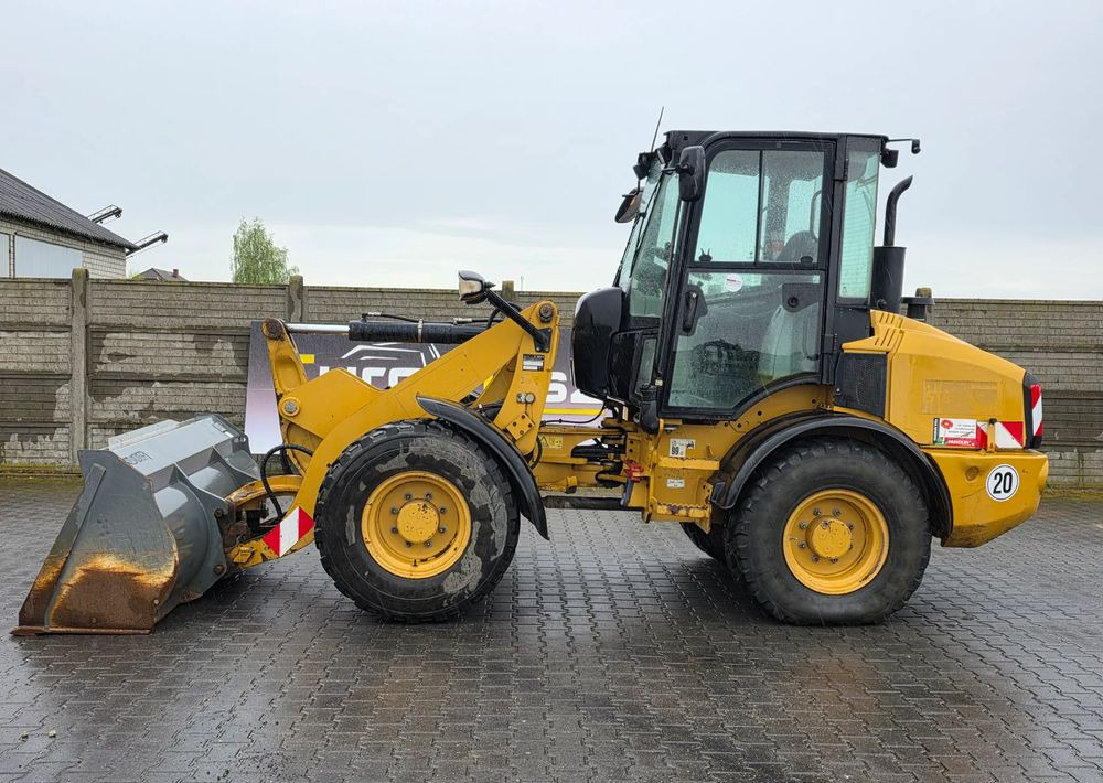 Caterpillar 908H2, 2014 ROK, 7300 MTH, ŁYŻKA + WIDŁY - מעמיס גלגלים: תמונה 2 Caterpillar 908H2, 2014 ROK, 7300 MTH, ŁYŻKA + WIDŁY - מעמיס גלגלים: תמונה 2