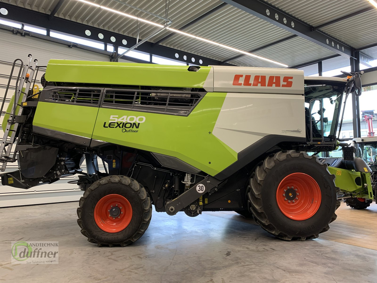 CLAAS Lexion 5400 - מקצרת קומבינה: תמונה 2 CLAAS Lexion 5400 - מקצרת קומבינה: תמונה 2