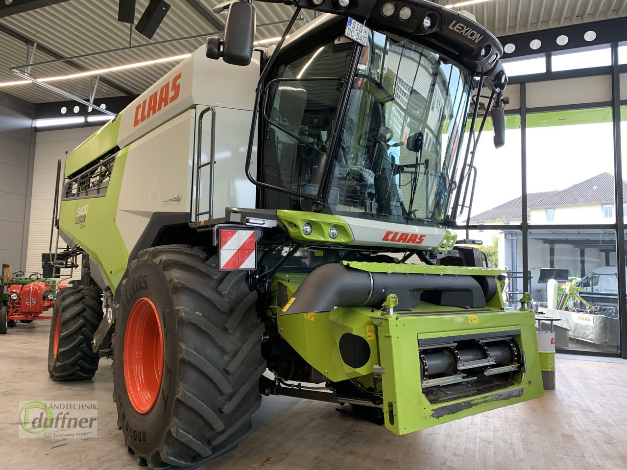 CLAAS Lexion 5400 - מקצרת קומבינה: תמונה 1 CLAAS Lexion 5400 - מקצרת קומבינה: תמונה 1