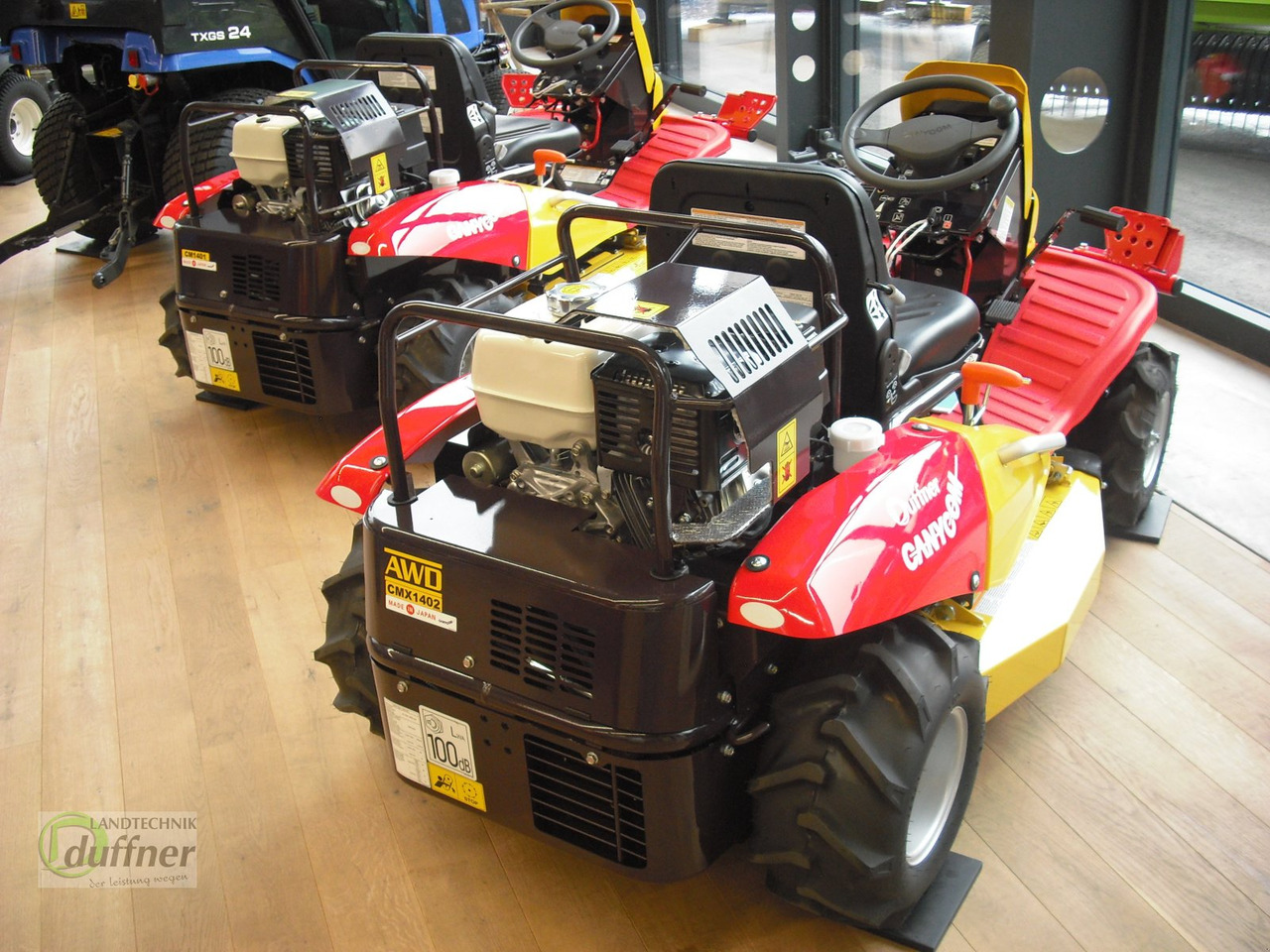 Canycom CMX 1402 - מכסחת גינה: תמונה 3 Canycom CMX 1402 - מכסחת גינה: תמונה 3