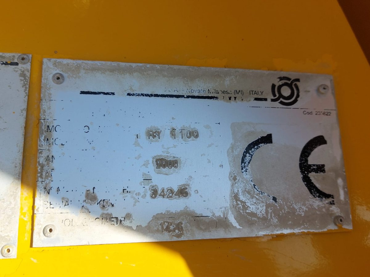 ASTRA HD7 6438 CIFA RY1100 - משאית מערבלת בטון: תמונה 2 ASTRA HD7 6438 CIFA RY1100 - משאית מערבלת בטון: תמונה 2