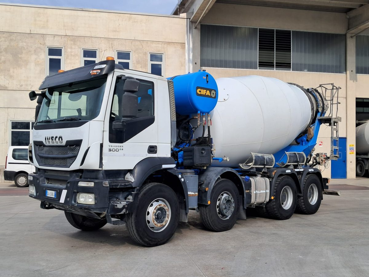 IVECO TRAKKER 500 CIFA RY1300 - משאית מערבלת בטון: תמונה 1 IVECO TRAKKER 500 CIFA RY1300 - משאית מערבלת בטון: תמונה 1