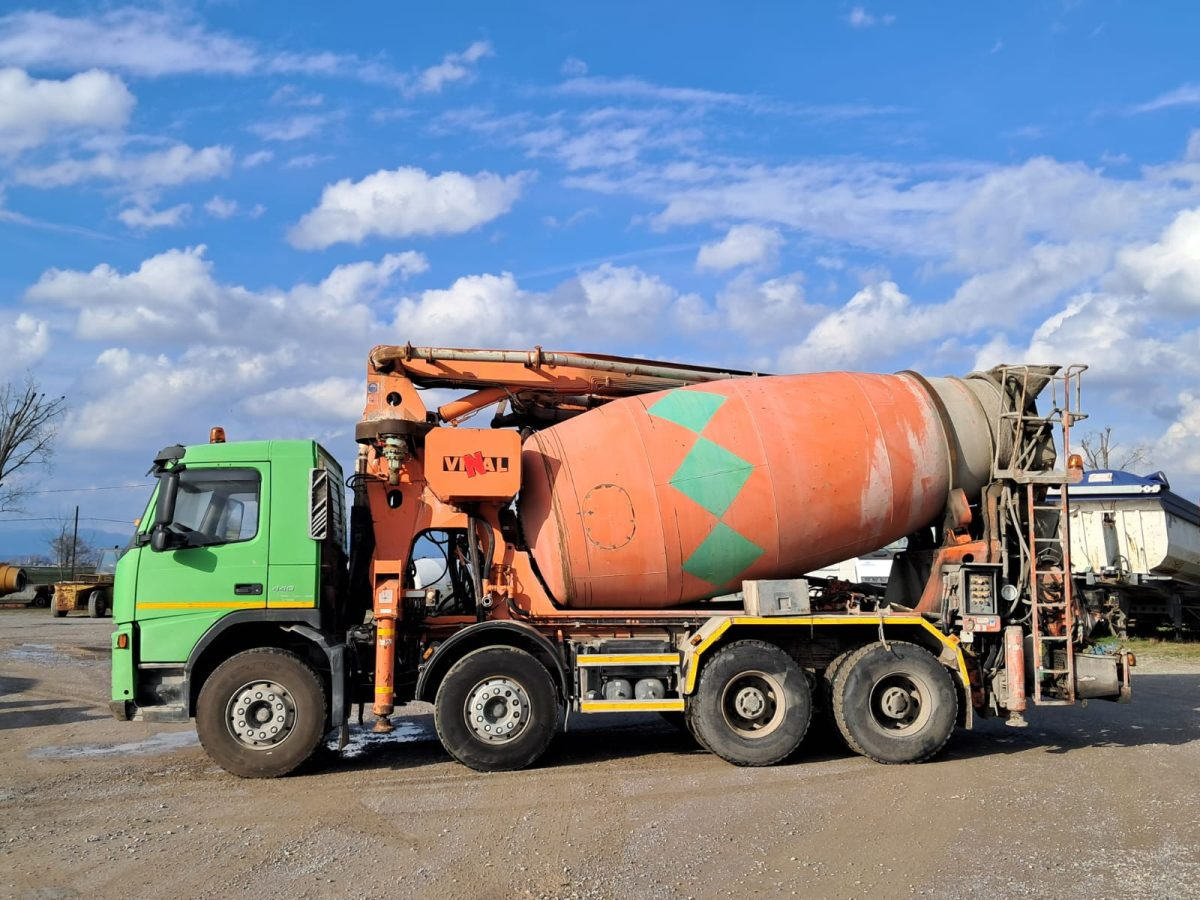 VOLVO FM 84R 440 SERMAC 4Z28 - משאית משאבת מערבל: תמונה 2 VOLVO FM 84R 440 SERMAC 4Z28 - משאית משאבת מערבל: תמונה 2