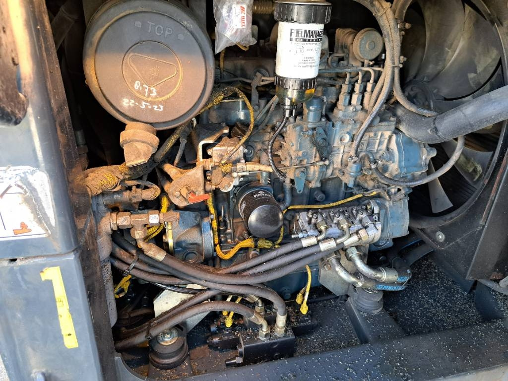 רולר כביש Dynapac CG233HF: תמונה 8