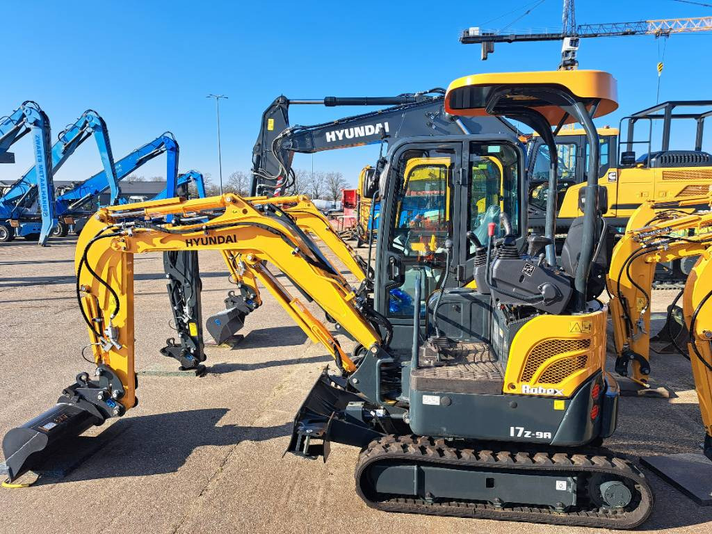 Hyundai R17Z-9AK - מיני מחפר: תמונה 2 Hyundai R17Z-9AK - מיני מחפר: תמונה 2