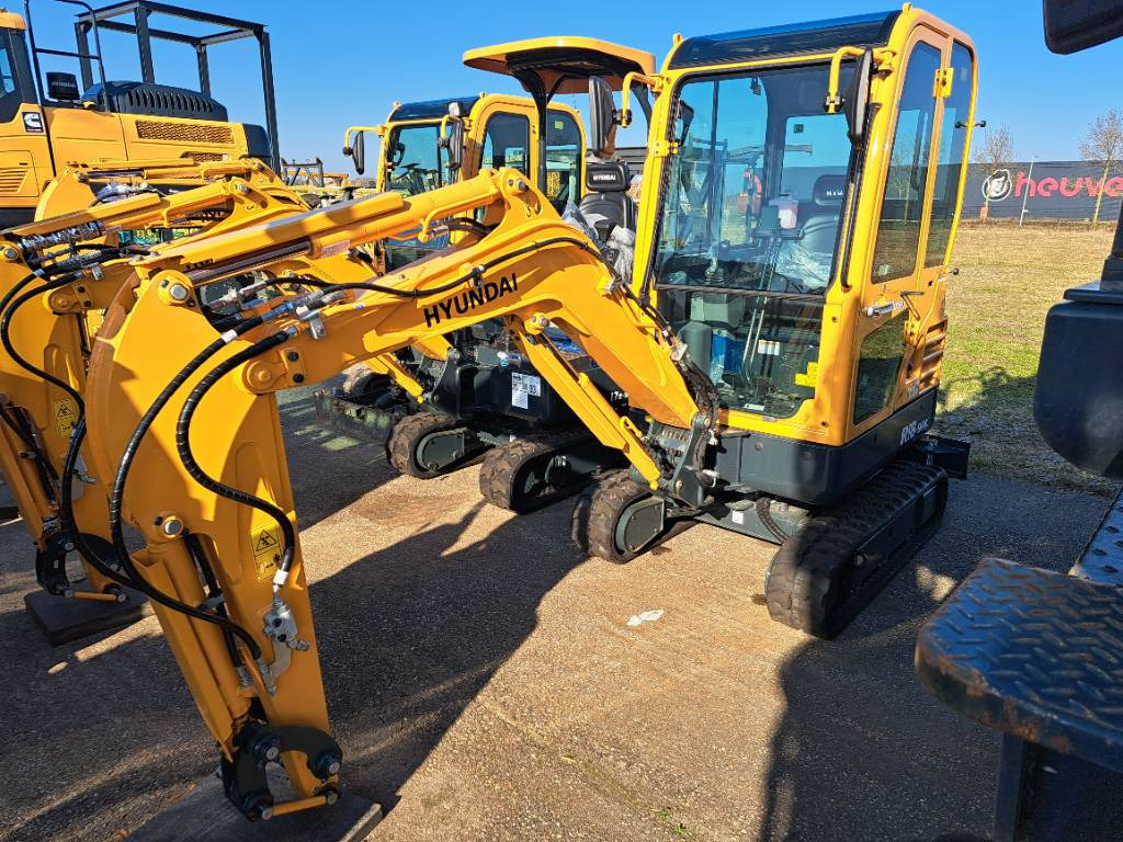 Hyundai R18-9AK - מיני מחפר: תמונה 1 Hyundai R18-9AK - מיני מחפר: תמונה 1
