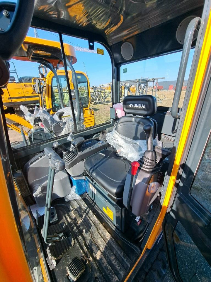 Hyundai R18-9AK - מיני מחפר: תמונה 5 Hyundai R18-9AK - מיני מחפר: תמונה 5