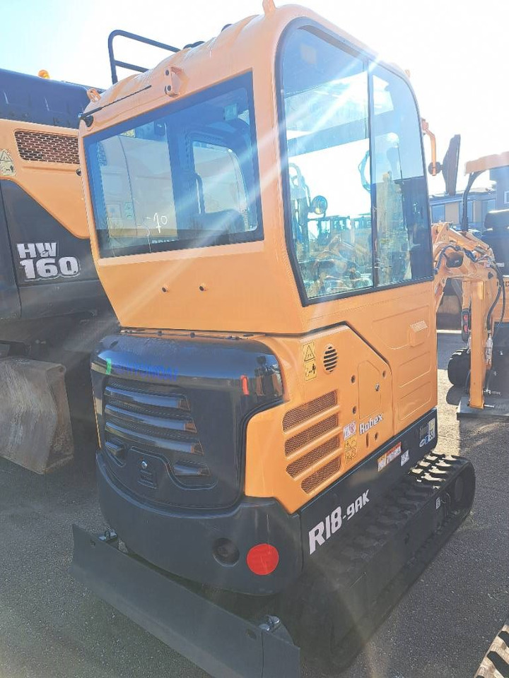 Hyundai R18-9AK - מיני מחפר: תמונה 4 Hyundai R18-9AK - מיני מחפר: תמונה 4