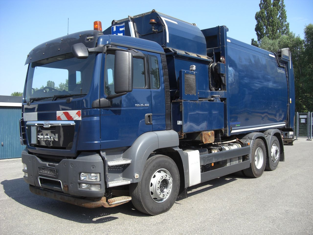 MAN 26360FNLL / SEITENLADER - משאית אשפה: תמונה 1 MAN 26360FNLL / SEITENLADER - משאית אשפה: תמונה 1
