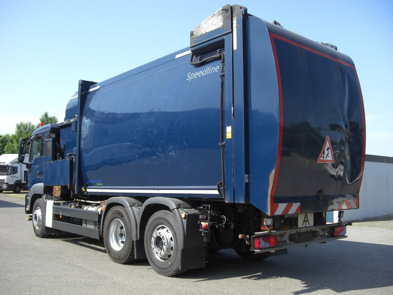 MAN 26360FNLL / SEITENLADER - משאית אשפה: תמונה 4 MAN 26360FNLL / SEITENLADER - משאית אשפה: תמונה 4