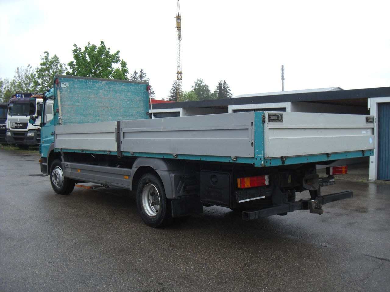 Mercedes-Benz 1222 Atego - משאית צד נופל/ שטוחה: תמונה 4 Mercedes-Benz 1222 Atego - משאית צד נופל/ שטוחה: תמונה 4