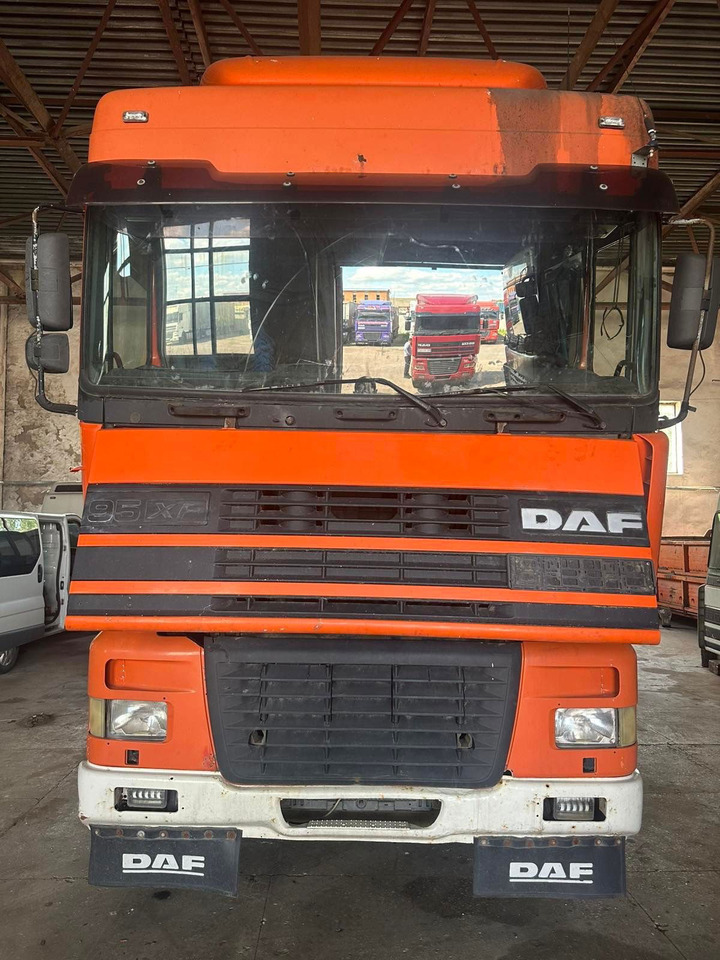 DAF XF 95 Tractor unit - יחידת טרקטור: תמונה 1 DAF XF 95 Tractor unit - יחידת טרקטור: תמונה 1