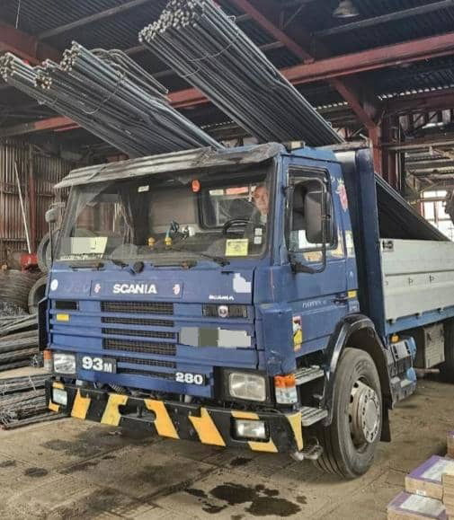 Scania 93 Carne - משאית מנוף: תמונה 2 Scania 93 Carne - משאית מנוף: תמונה 2