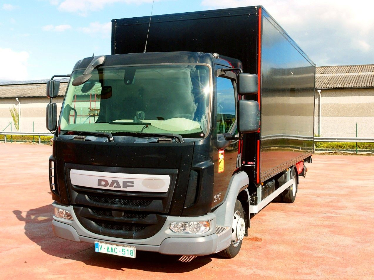 DAF LF FA 180 MEUBEL KOFFER LBW LUFT FEDERUNG AIRCO - משאית תיבה: תמונה 5 DAF LF FA 180 MEUBEL KOFFER LBW LUFT FEDERUNG AIRCO - משאית תיבה: תמונה 5