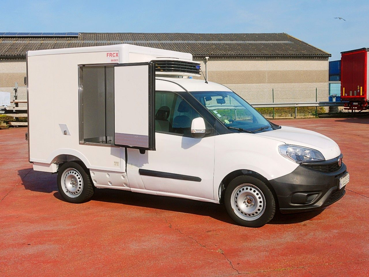 Fiat DOBLO 1.6 KUHLKOFFER CARRIER XARIOS -20c A/C - כלי רכב מסחרי לקירור: תמונה 3 Fiat DOBLO 1.6 KUHLKOFFER CARRIER XARIOS -20c A/C - כלי רכב מסחרי לקירור: תמונה 3