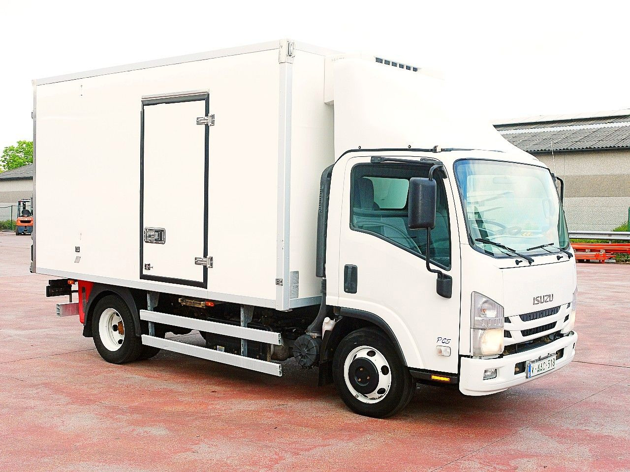 Isuzu N2R 75 KUHLKOFFER THERMOKING V500 MAX €6 - כלי רכב מסחרי לקירור: תמונה 2 Isuzu N2R 75 KUHLKOFFER THERMOKING V500 MAX €6 - כלי רכב מסחרי לקירור: תמונה 2