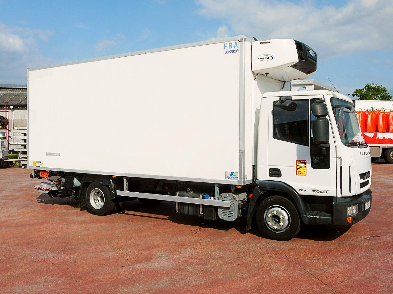Iveco 100E18 EUROCARGO KUHLKOFFER CARRIER SUPRA 175tkm Iveco 100E18 EUROCARGO KUHLKOFFER CARRIER SUPRA 175tkm - משאית קירור: תמונה 3 Iveco 100E18 EUROCARGO KUHLKOFFER CARRIER SUPRA 175tkm Iveco 100E18 EUROCARGO KUHLKOFFER CARRIER SUPRA 175tkm - משאית קירור: תמונה 3