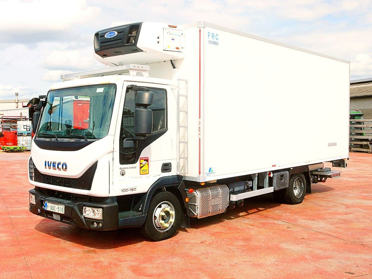 Iveco 100E19 KUHLKOFFER CARRIER SUPRA 550 luft fed A/C - משאית קירור: תמונה 4 Iveco 100E19 KUHLKOFFER CARRIER SUPRA 550 luft fed A/C - משאית קירור: תמונה 4