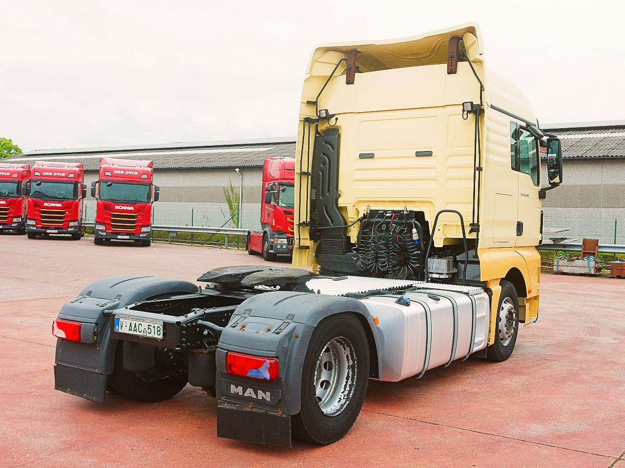 MAN TGX 18.400 TOP ZUSTAND 1e hand A/C - יחידת טרקטור: תמונה 4 MAN TGX 18.400 TOP ZUSTAND 1e hand A/C - יחידת טרקטור: תמונה 4