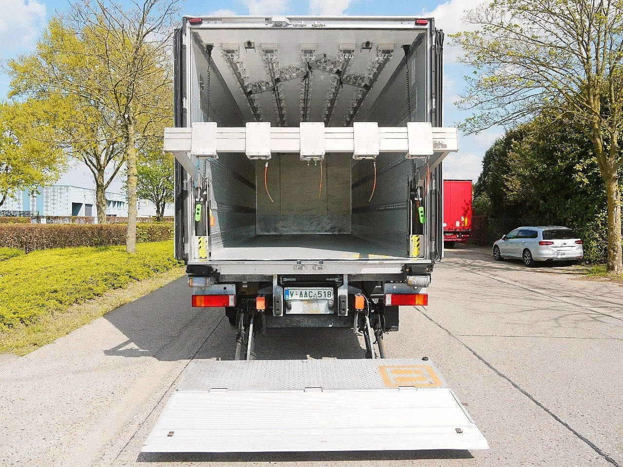 משאית קירור, משאית מנוף Mercedes-Benz 1829 AXOR FLEISHBAHNEN KUHKOFFER CARRIER SUPRA: תמונה 8