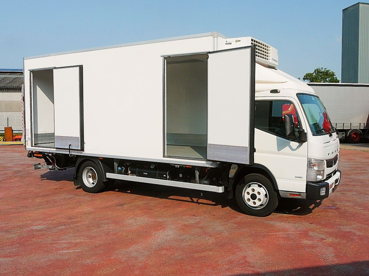 Mitsubishi FUSO CANTER 3.0 KUHLKOFFER THERMOKING V800 MT AC - כלי רכב מסחרי לקירור: תמונה 3 Mitsubishi FUSO CANTER 3.0 KUHLKOFFER THERMOKING V800 MT AC - כלי רכב מסחרי לקירור: תמונה 3
