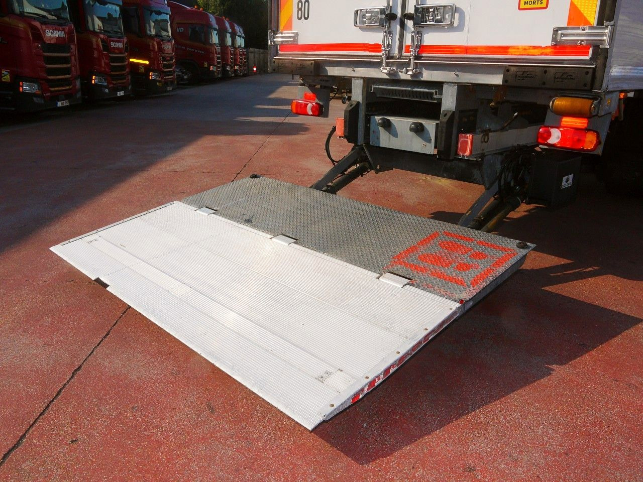 משאית קירור Renault D19.280 KUHLKOFFER CARRIER SUPRA 1150 MT: תמונה 17 משאית קירור Renault D19.280 KUHLKOFFER CARRIER SUPRA 1150 MT: תמונה 17