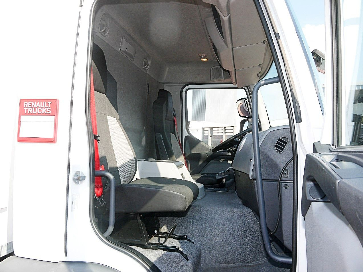 משאית קירור Renault D19.280 KUHLKOFFER CARRIER SUPRA 1150 MT: תמונה 13 משאית קירור Renault D19.280 KUHLKOFFER CARRIER SUPRA 1150 MT: תמונה 13