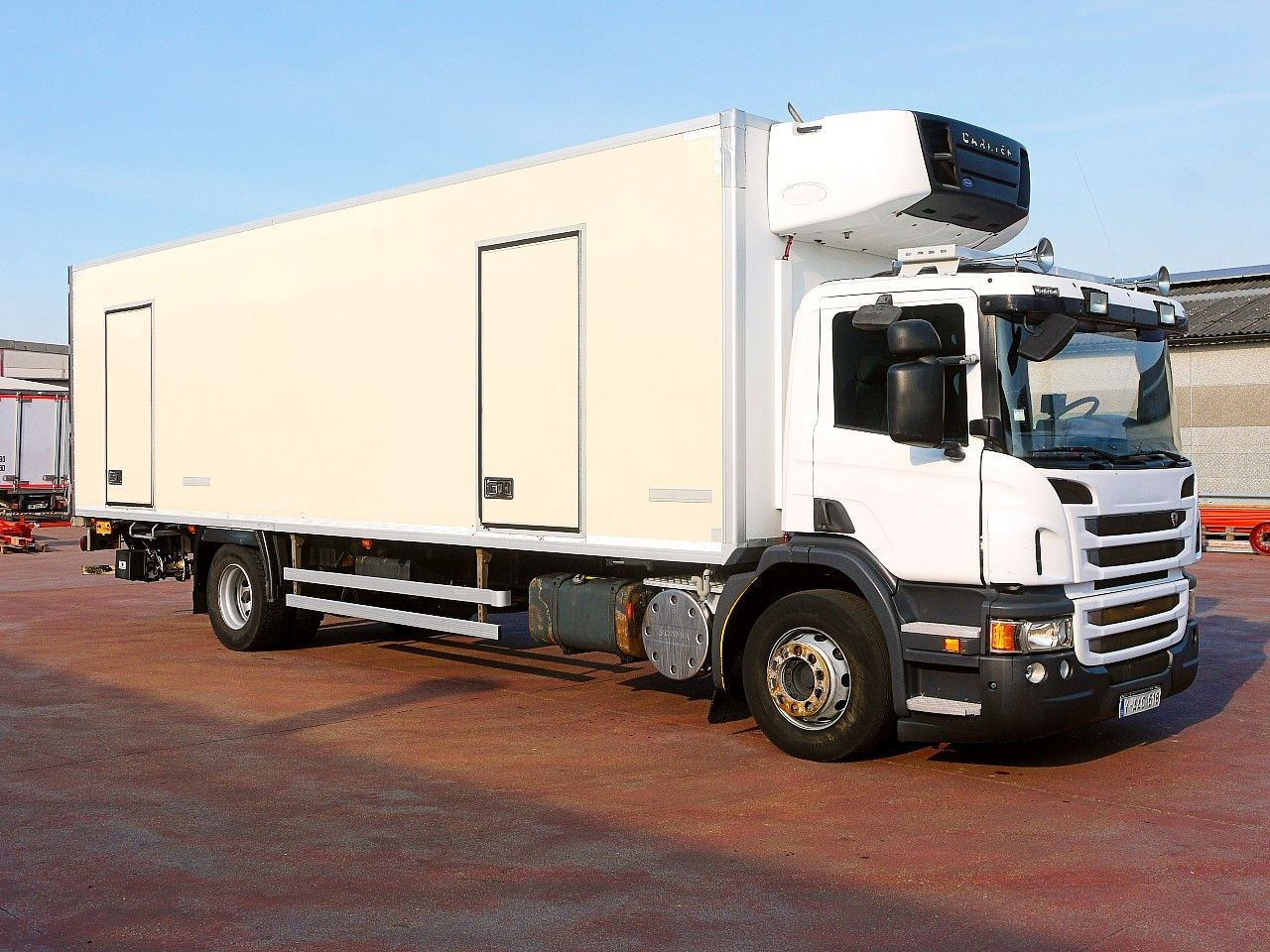 Scania P 230 KUHLKOFFER CARRIER SUPRA 950 MT A/C Scania P 230 KUHLKOFFER CARRIER SUPRA 950 MT A/C - משאית קירור: תמונה 2 Scania P 230 KUHLKOFFER CARRIER SUPRA 950 MT A/C Scania P 230 KUHLKOFFER CARRIER SUPRA 950 MT A/C - משאית קירור: תמונה 2
