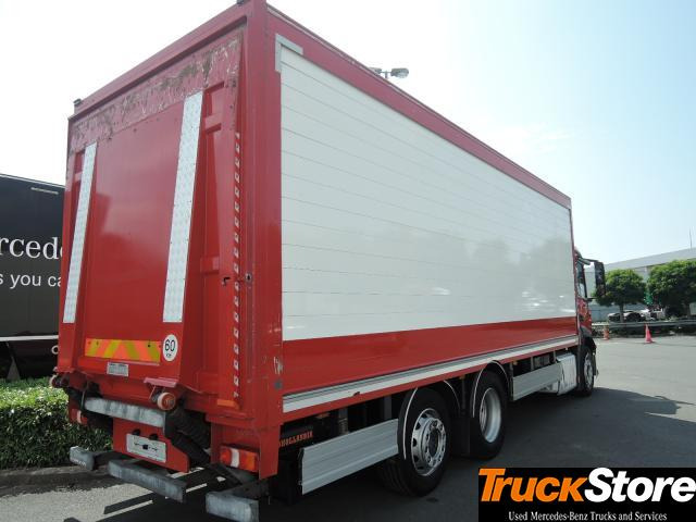 Mercedes-Benz Antos 2527 - משאית משקאות: תמונה 4 Mercedes-Benz Antos 2527 - משאית משקאות: תמונה 4
