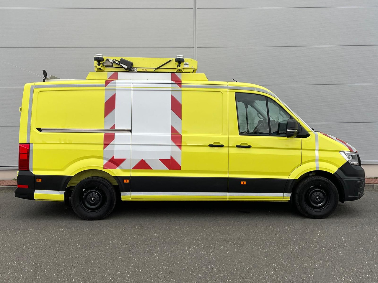 MAN TGE 3.180 L3H2 BF4 BEGLEITFAHRZEUG STANDHZ ACC - כלי רכב מסחרי עם לוח: תמונה 5 MAN TGE 3.180 L3H2 BF4 BEGLEITFAHRZEUG STANDHZ ACC - כלי רכב מסחרי עם לוח: תמונה 5