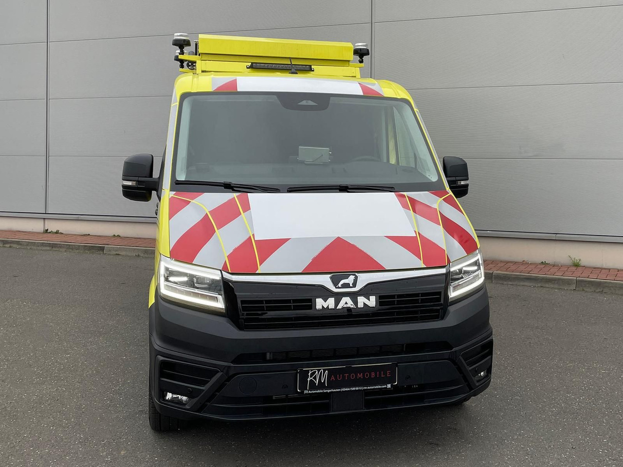 MAN TGE 3.180 L3H2 BF4 BEGLEITFAHRZEUG STANDHZ ACC - כלי רכב מסחרי עם לוח: תמונה 4 MAN TGE 3.180 L3H2 BF4 BEGLEITFAHRZEUG STANDHZ ACC - כלי רכב מסחרי עם לוח: תמונה 4