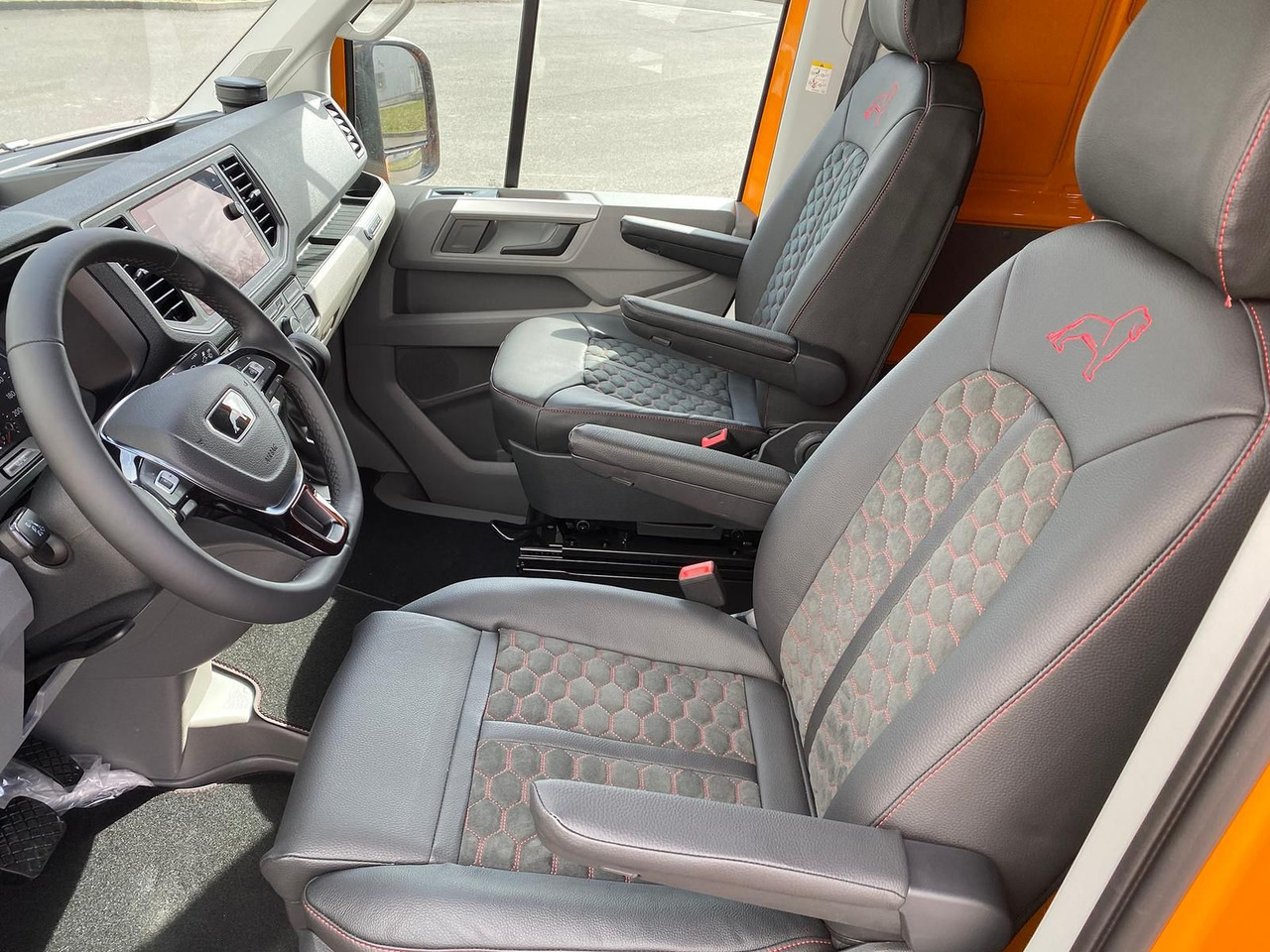 מכונית MAN TGE 3.180 L3H3 Individual Lion S LED ACC STANDHZ: תמונה 11 מכונית MAN TGE 3.180 L3H3 Individual Lion S LED ACC STANDHZ: תמונה 11