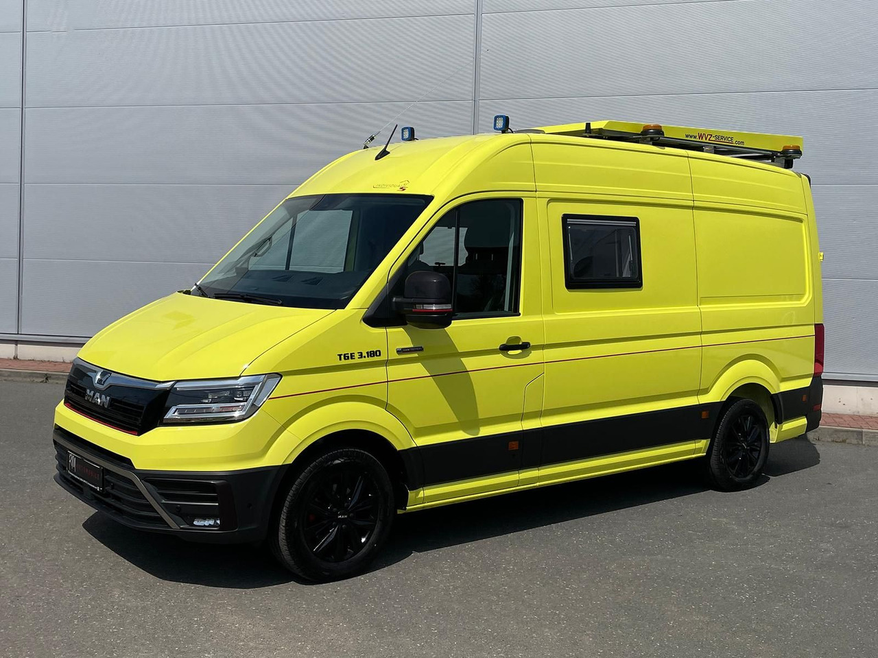 MAN TGE 3.180 L3H3 IndividualS BF3 + BEGLEITFAHRZEUG - כלי רכב מסחרי עם לוח, כלי רכב מסחרי קומבי: תמונה 1 MAN TGE 3.180 L3H3 IndividualS BF3 + BEGLEITFAHRZEUG - כלי רכב מסחרי עם לוח, כלי רכב מסחרי קומבי: תמונה 1