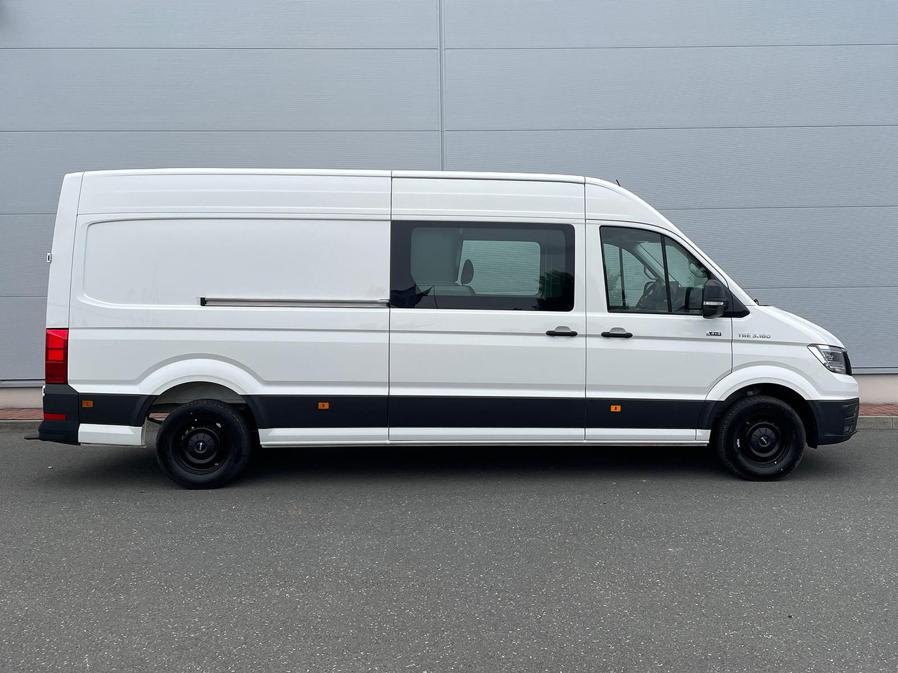 MAN TGE 3.180 L4H3 MIXTO 4x4 Autom STANDH LED KAMERA - מכונית: תמונה 5 MAN TGE 3.180 L4H3 MIXTO 4x4 Autom STANDH LED KAMERA - מכונית: תמונה 5