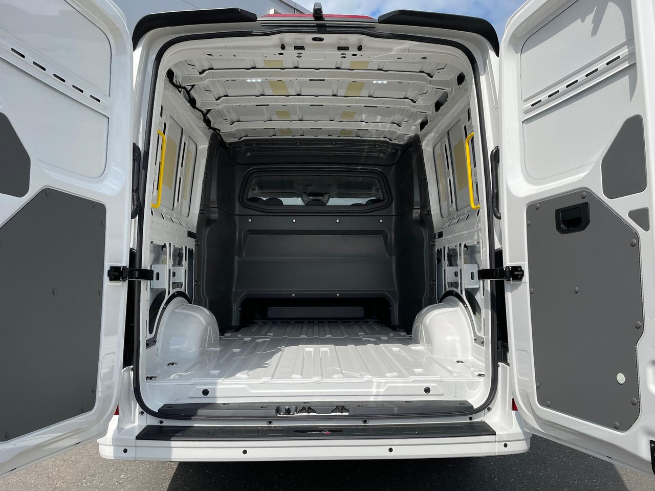 מכונית MAN TGE 3.200 L3H2 MIXTO 4x4 Individual S ACC STHZ: תמונה 28