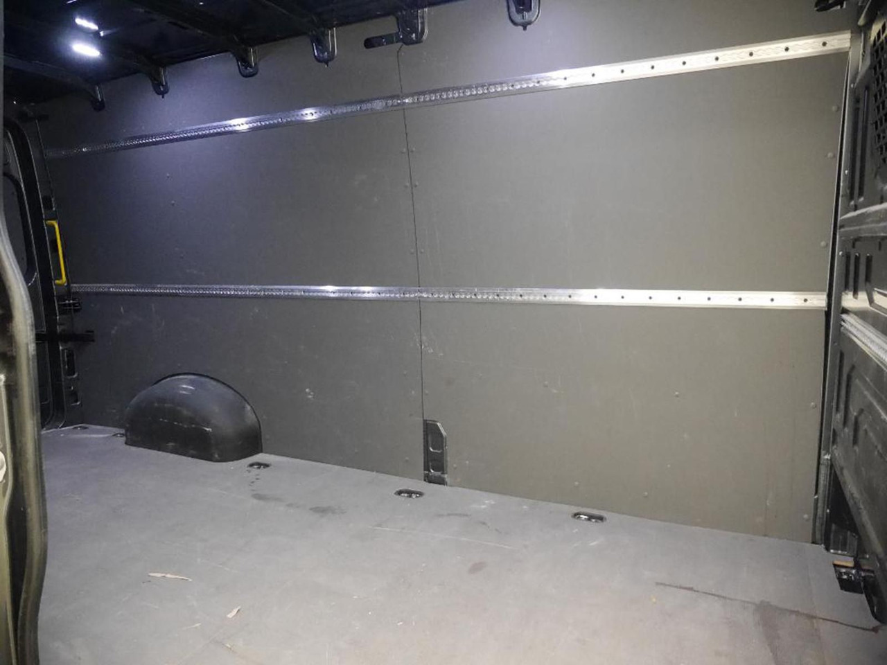 Volkswagen Crafter Kasten 35 L4H3 PDC DAB KAMERA KLIMA MFL - כלי רכב מסחרי לנוסעים: תמונה 5 Volkswagen Crafter Kasten 35 L4H3 PDC DAB KAMERA KLIMA MFL - כלי רכב מסחרי לנוסעים: תמונה 5