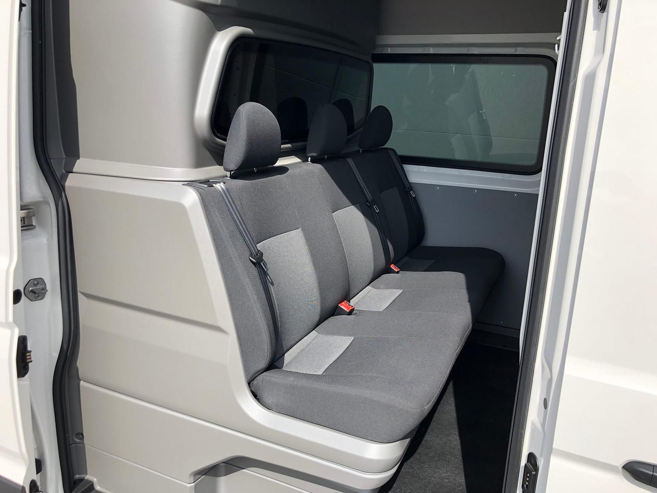 Volkswagen Crafter MIXTO 35 L4H3 KAMERA KLIMA SITZHZ DAB - כלי רכב מסחרי עם לוח, כלי רכב מסחרי קומבי: תמונה 3 Volkswagen Crafter MIXTO 35 L4H3 KAMERA KLIMA SITZHZ DAB - כלי רכב מסחרי עם לוח, כלי רכב מסחרי קומבי: תמונה 3