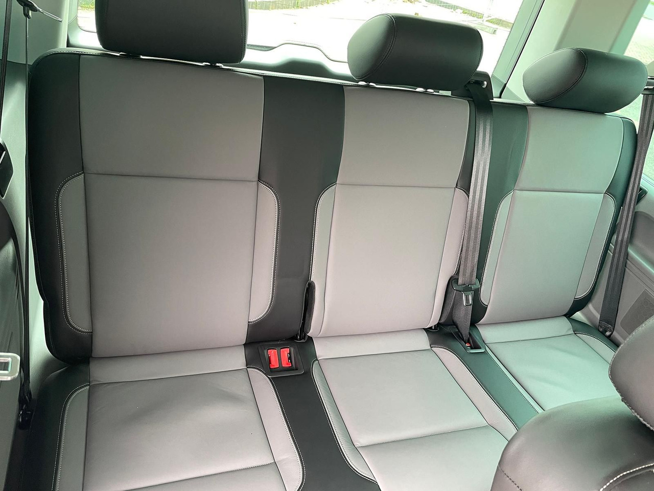 כלי רכב מסחרי לנוסעים Volkswagen T6.1 Caravelle Highline STANDHZ NAVI LEDER PDC: תמונה 25