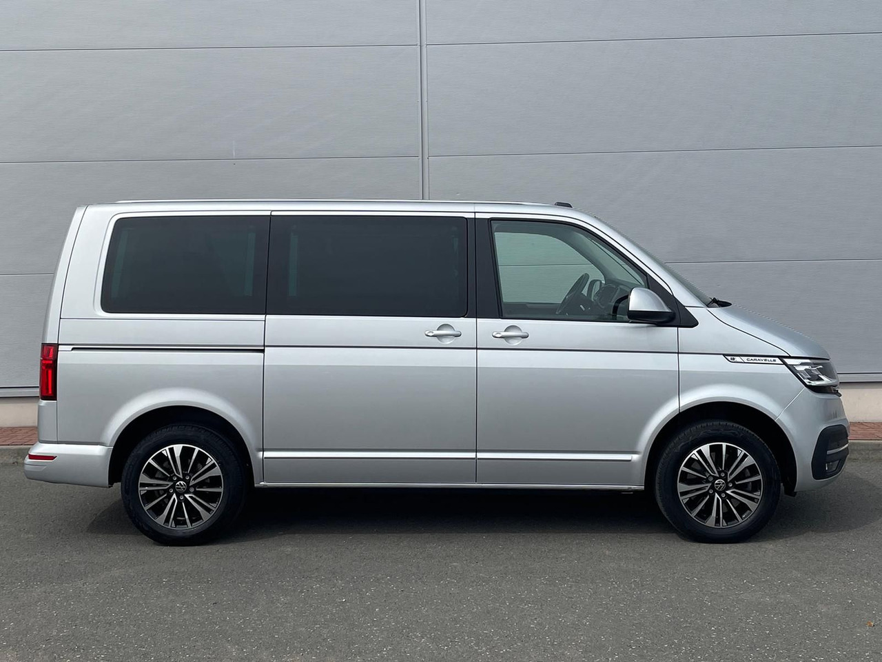 Volkswagen T6.1 Caravelle Highline STANDHZ NAVI LEDER PDC - כלי רכב מסחרי לנוסעים: תמונה 5 Volkswagen T6.1 Caravelle Highline STANDHZ NAVI LEDER PDC - כלי רכב מסחרי לנוסעים: תמונה 5