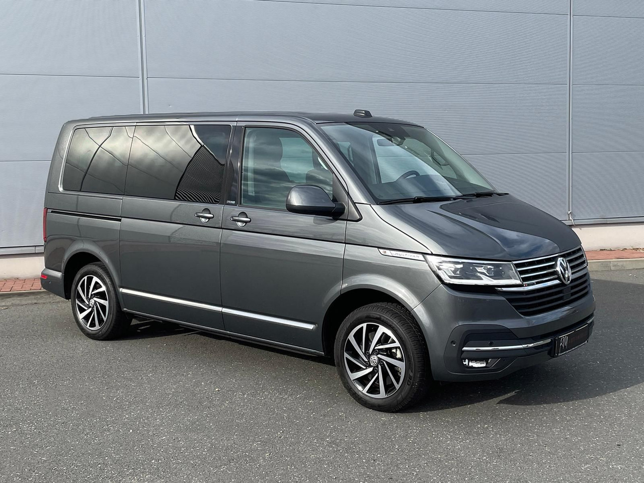 Volkswagen T6.1 Multivan Comfortline 4M ACC KAMERA SITZHZ - כלי רכב מסחרי לנוסעים: תמונה 2 Volkswagen T6.1 Multivan Comfortline 4M ACC KAMERA SITZHZ - כלי רכב מסחרי לנוסעים: תמונה 2