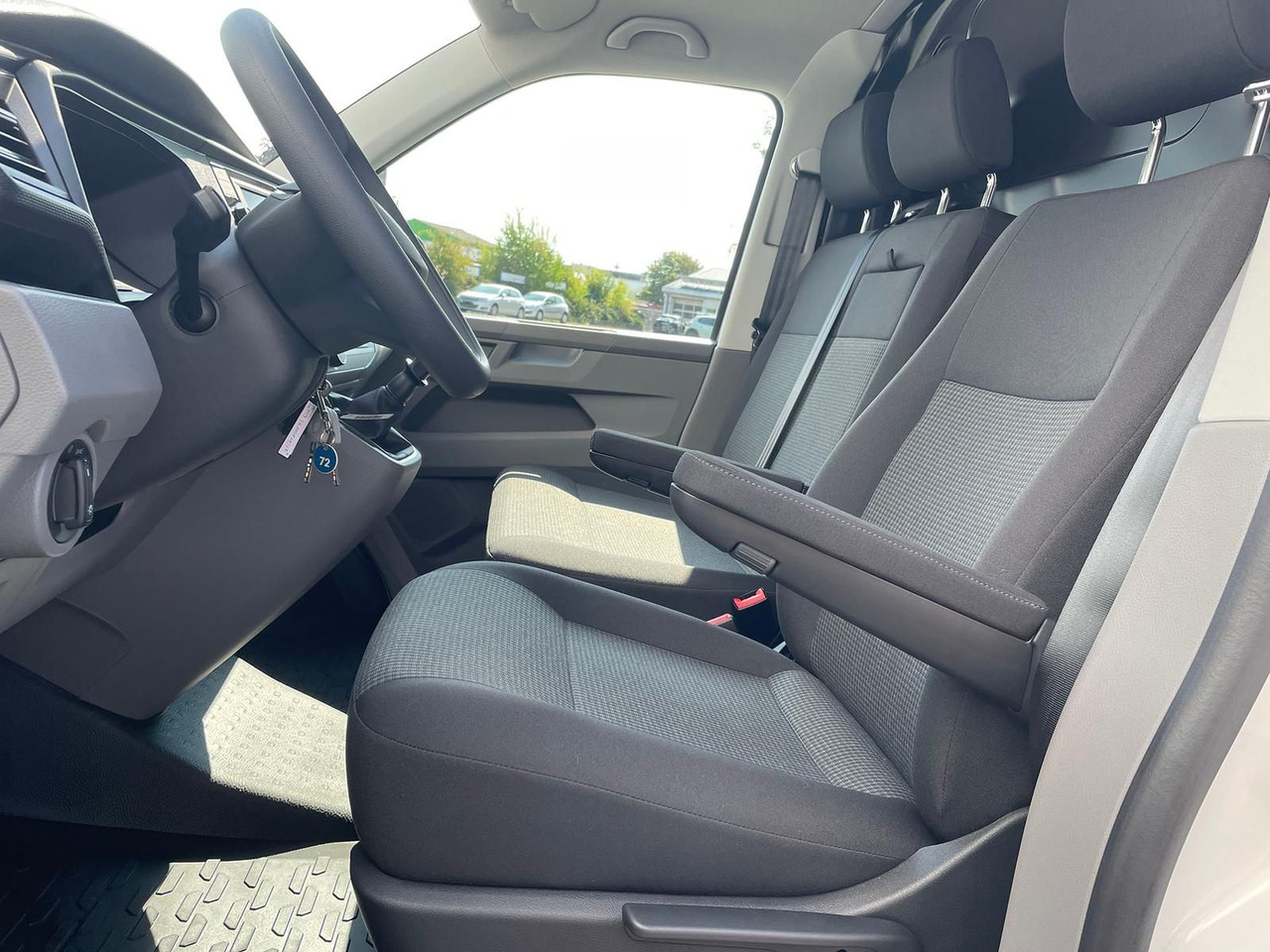 כלי רכב מסחרי לנוסעים Volkswagen T6.1 Transporter LR 2.0 TDI KLIMA PDC: תמונה 30