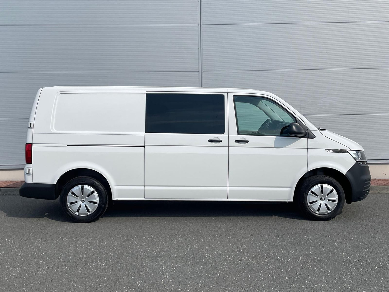 Volkswagen T6.1 Transporter MIXTO LR 2.0 TDI KLIMA PDC - כלי רכב מסחרי עם לוח, כלי רכב מסחרי קומבי: תמונה 5 Volkswagen T6.1 Transporter MIXTO LR 2.0 TDI KLIMA PDC - כלי רכב מסחרי עם לוח, כלי רכב מסחרי קומבי: תמונה 5