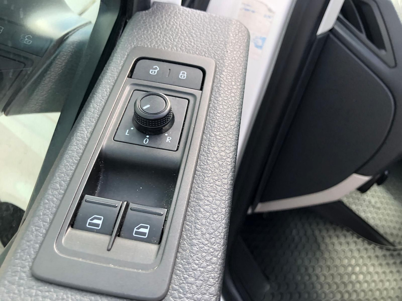 מיניבוס, כלי רכב מסחרי לנוסעים Volkswagen T6 Transporter 2.0 TDI Kombi lang 9-SITZE TEMP: תמונה 35
