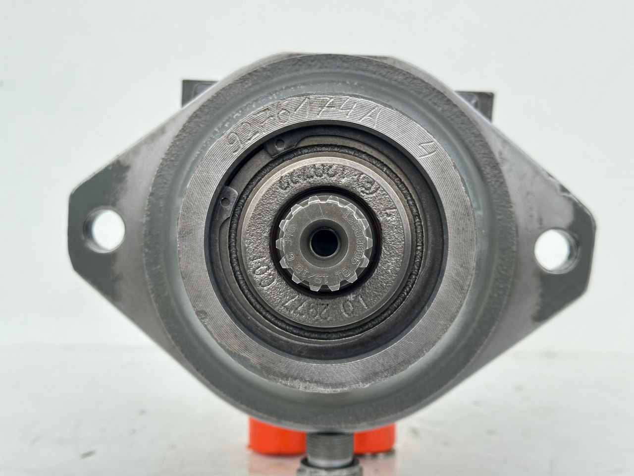 מנוע הידרולי עבור מחפר LIEBHERR Original Hydraulikeinbaumotor AT-FMF045. ID-Nr.9075181 – ID-Nr.10125043A. A309, A311, A312, A314, A316, A900, A904, A918, R313, R317, R900, R904. #A18.12.90158#: תמונה 13