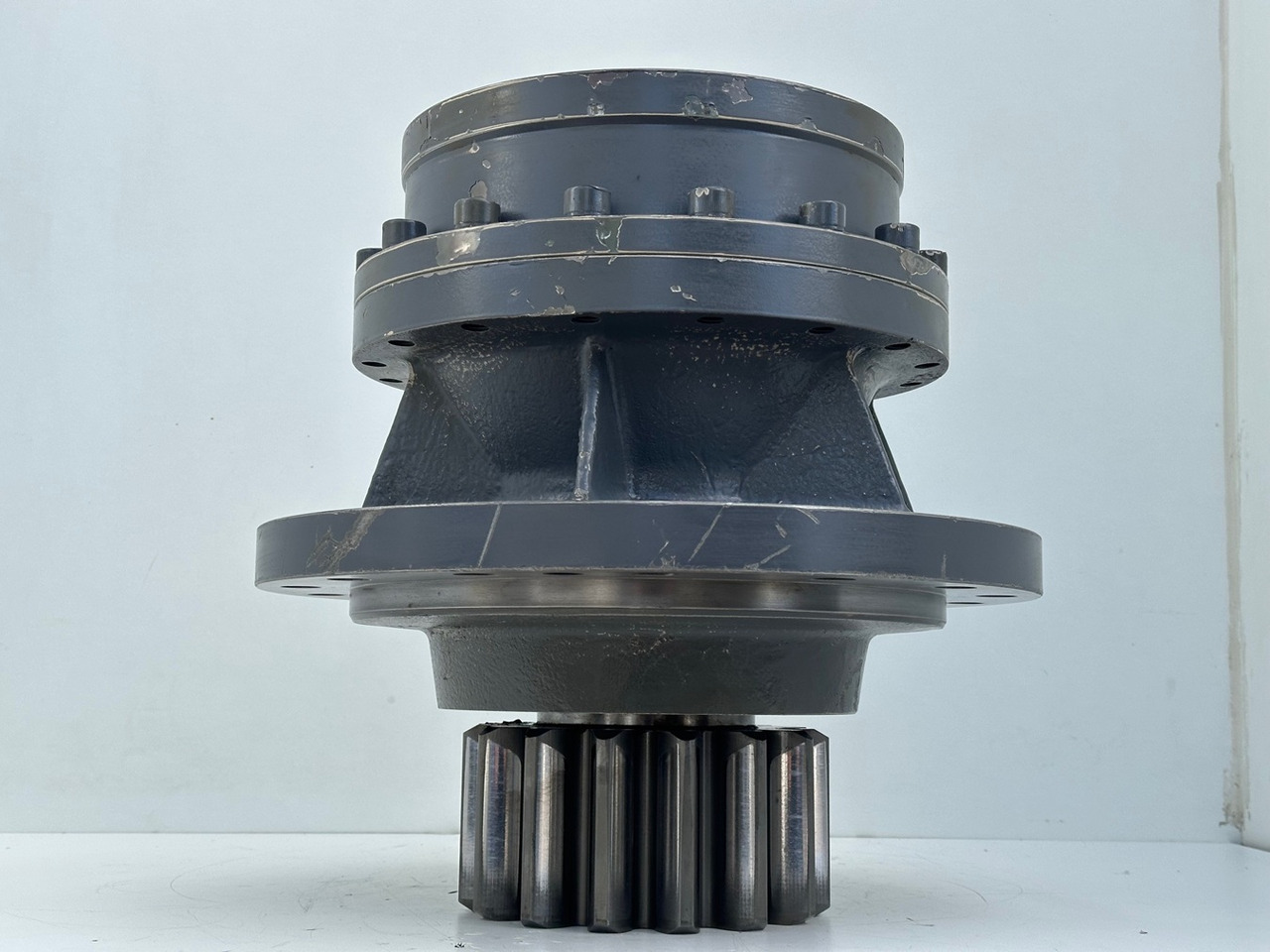 LIEBHERR Original Schwenkantrieb Typ:GFB2160 mit ID-Nr.11657357 – ID-Nr.12204229 – ID-Nr.12947309. R920 S-1545, R920-1545, R922LC-1442, R922 LC-1443, R924 LC-1444, R924 LC-1445. #11657357.04.10# - מנוע נדנדה עבור מחפר סורק: תמונה 2 LIEBHERR Original Schwenkantrieb Typ:GFB2160 mit ID-Nr.11657357 – ID-Nr.12204229 – ID-Nr.12947309. R920 S-1545, R920-1545, R922LC-1442, R922 LC-1443, R924 LC-1444, R924 LC-1445. #11657357.04.10# - מנוע נדנדה עבור מחפר סורק: תמונה 2