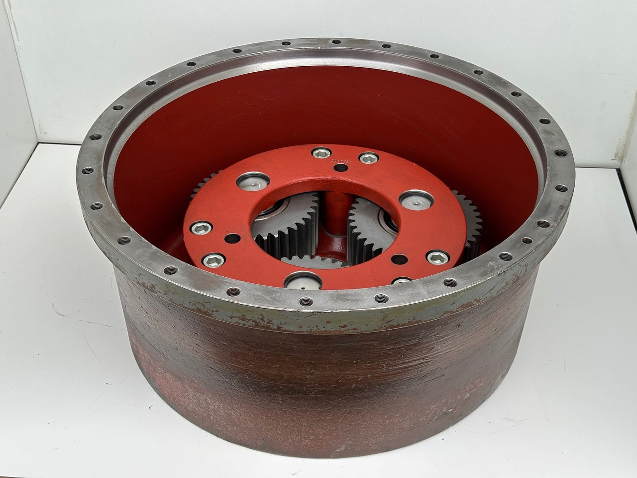 Liebherr Abtriebsglocke ID-Nr.90006899 mit Planetenrad ID-Nr.944428403. Typ:FAT500F522-FAT500F528-FAT500F529-FAT500F559. Typ:PR73605LGP,PR73605XL,PR7363AL,PR7364FLGP,PR736LGP,PR736XL. #90006899.31.07# - הנעה סופית עבור מכונת בנייה: תמונה 2 Liebherr Abtriebsglocke ID-Nr.90006899 mit Planetenrad ID-Nr.944428403. Typ:FAT500F522-FAT500F528-FAT500F529-FAT500F559. Typ:PR73605LGP,PR73605XL,PR7363AL,PR7364FLGP,PR736LGP,PR736XL. #90006899.31.07# - הנעה סופית עבור מכונת בנייה: תמונה 2