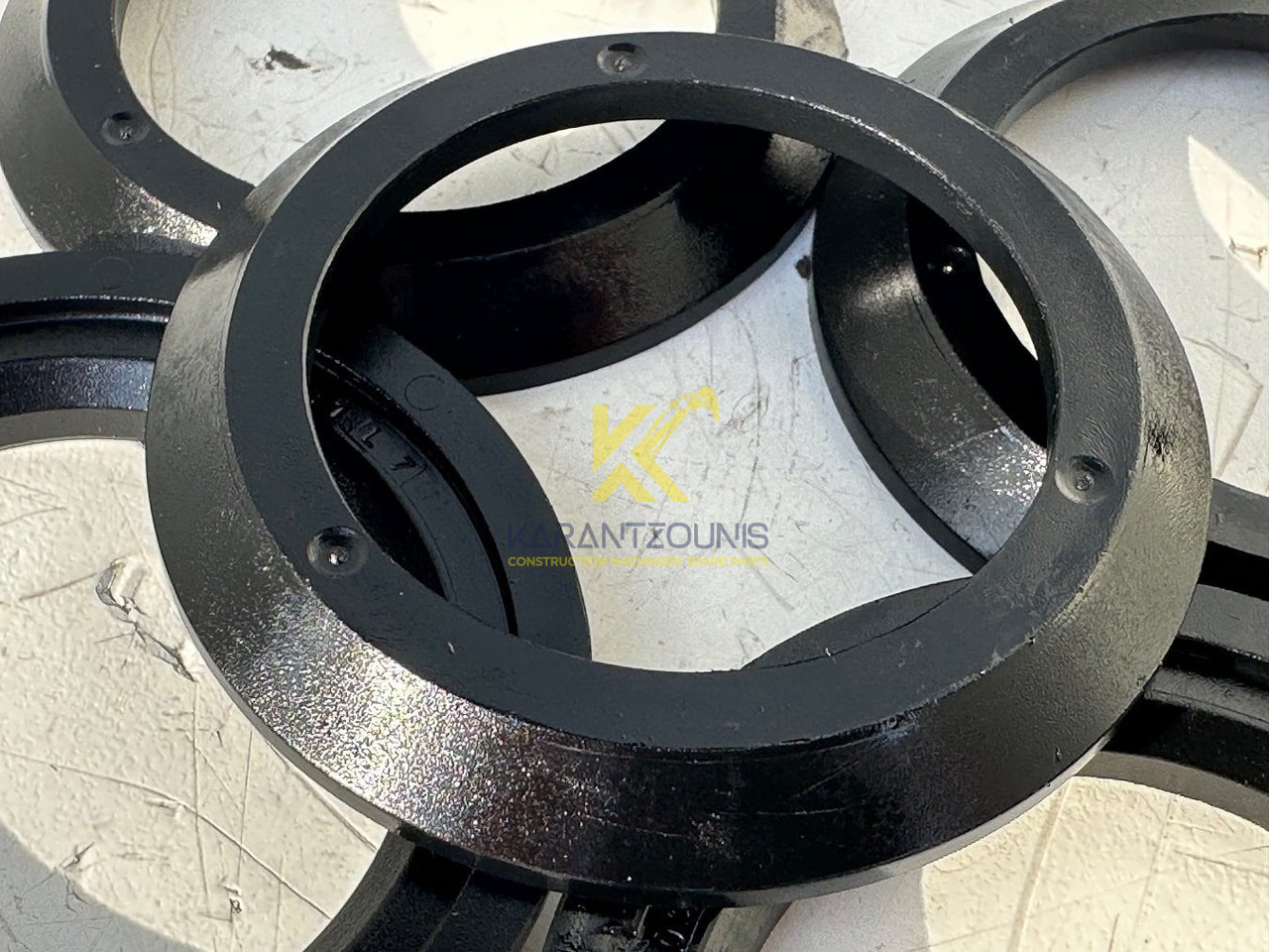 Liebherr Distanzscheibe ID-Nr.90205841. FAT350P126 - FAT350P138. R920 - R922 - R924 - R925 - R926 - R930 T. #90205841.11.11# - תיבת הילוכים עבור מכונת בנייה: תמונה 3 Liebherr Distanzscheibe ID-Nr.90205841. FAT350P126 - FAT350P138. R920 - R922 - R924 - R925 - R926 - R930 T. #90205841.11.11# - תיבת הילוכים עבור מכונת בנייה: תמונה 3