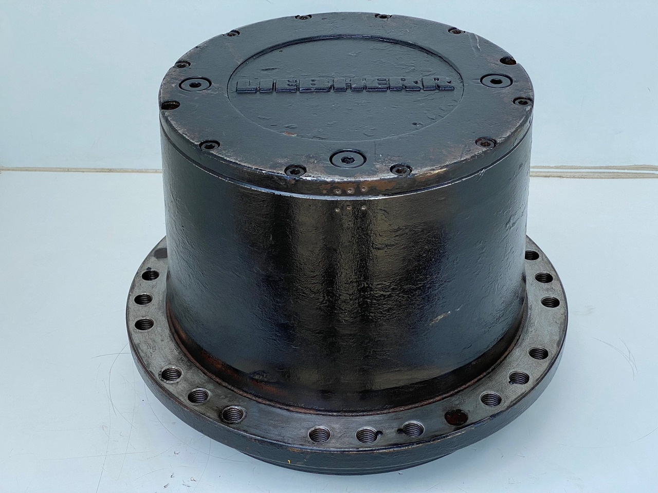 הנעה סופית עבור מחפר סורק Liebherr Fahrantrieb FAT355P076. ID-Nr.969455101 - ID-Nr.969524001 - ID-Nr.90022900. LO1916, LOS916, R906, R916, R922, R924. #2088#: תמונה 6 הנעה סופית עבור מחפר סורק Liebherr Fahrantrieb FAT355P076. ID-Nr.969455101 - ID-Nr.969524001 - ID-Nr.90022900. LO1916, LOS916, R906, R916, R922, R924. #2088#: תמונה 6