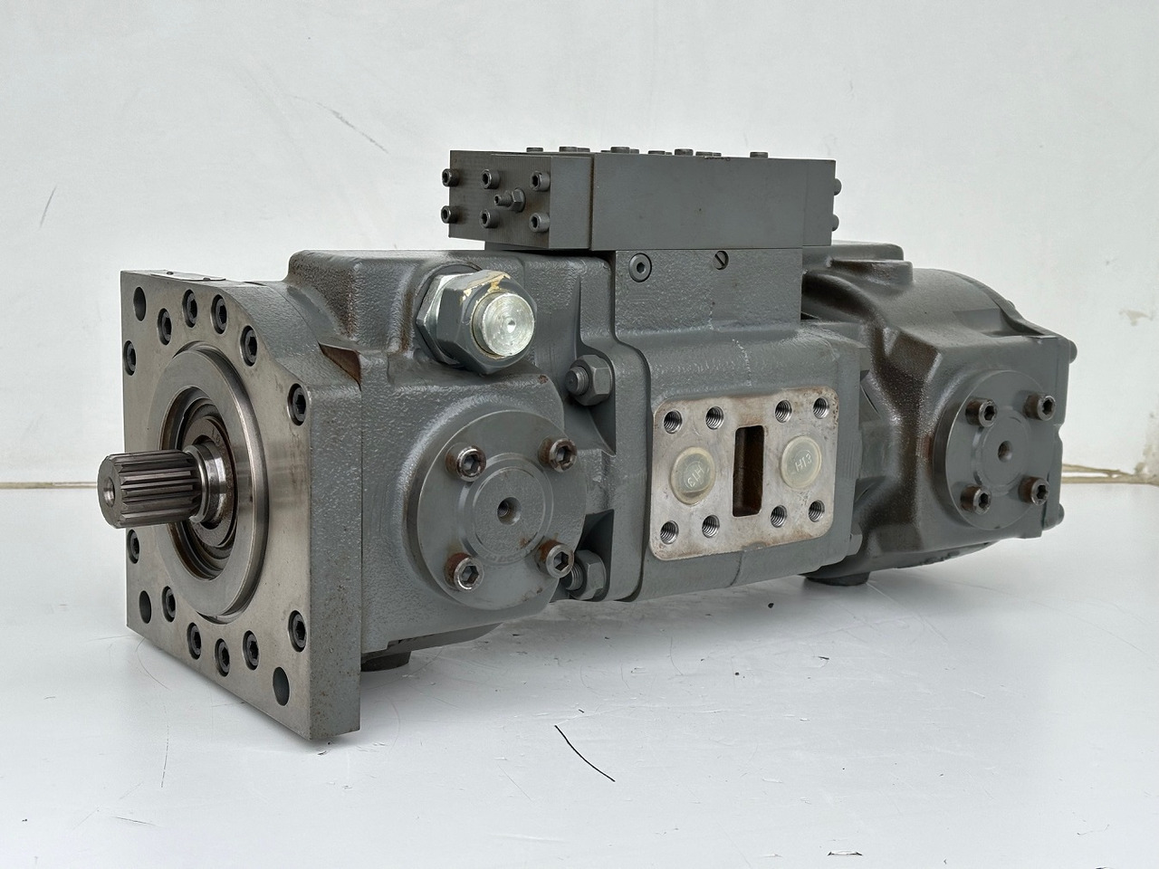Liebherr Hydraulikdoppelpumpe Typ:LPVD 075. ID-Nr.9076806 - ID-Nr.9279749 - ID-Nr.9880487 - ID-Nr.9073988. A902 IND - A904 IND. #9076806.15495# - משאבה הידרולית עבור מכונת בנייה: תמונה 1 Liebherr Hydraulikdoppelpumpe Typ:LPVD 075. ID-Nr.9076806 - ID-Nr.9279749 - ID-Nr.9880487 - ID-Nr.9073988. A902 IND - A904 IND. #9076806.15495# - משאבה הידרולית עבור מכונת בנייה: תמונה 1