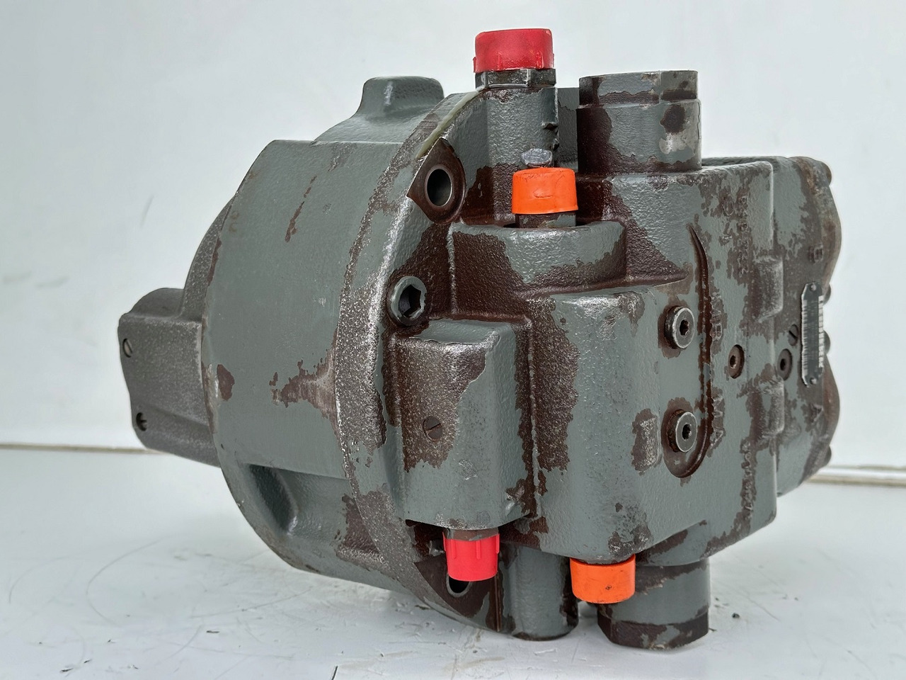 מנוע הידרולי עבור מכונת בנייה Liebherr Hydraulikeinbaumotor CMVE O 108. ID-Nr.10118562 - ID-Nr.10132610 - ID-Nr.10129048. LOS1916, LOS916, LOS926, R906, R916, R918, R920, R922, R924, R926COMP, R926, R936. #28314#: תמונה 7 מנוע הידרולי עבור מכונת בנייה Liebherr Hydraulikeinbaumotor CMVE O 108. ID-Nr.10118562 - ID-Nr.10132610 - ID-Nr.10129048. LOS1916, LOS916, LOS926, R906, R916, R918, R920, R922, R924, R926COMP, R926, R936. #28314#: תמונה 7